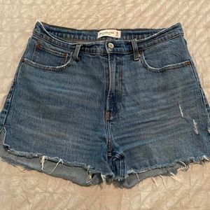 Abercrombie High Rise 4” Short - Size 30/10
